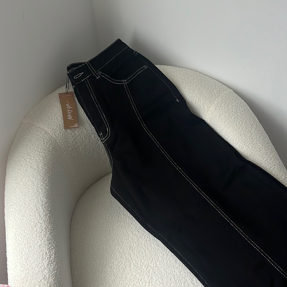 NWT Contrast Stitch Straight Jeans